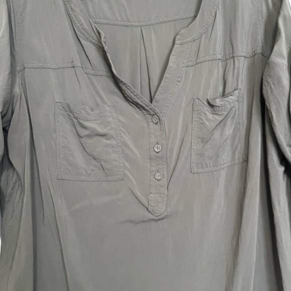 Torrid Olive Green Harper Blouse size 1x - Picture 3 of 9